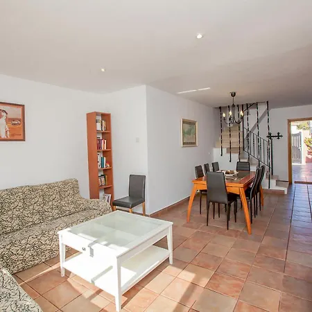 Holiday home Holiday Las Palmeras *